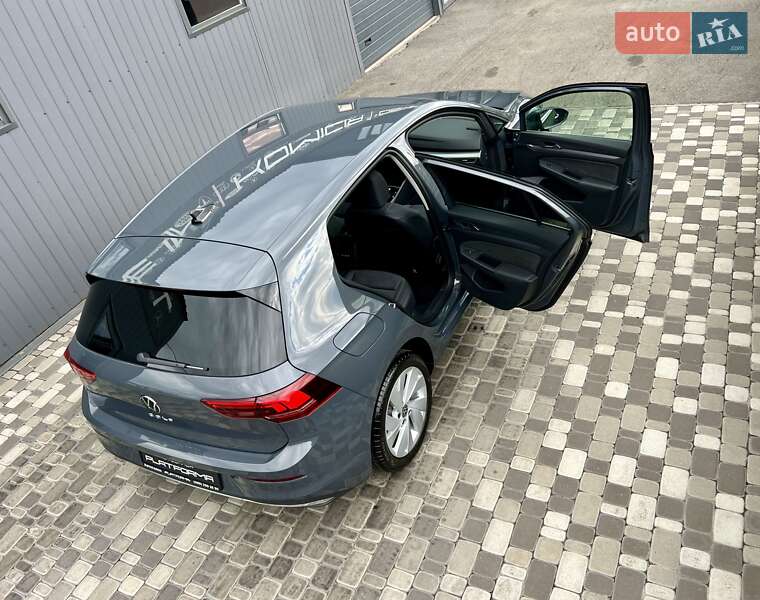 Хетчбек Volkswagen Golf 2024 в Києві