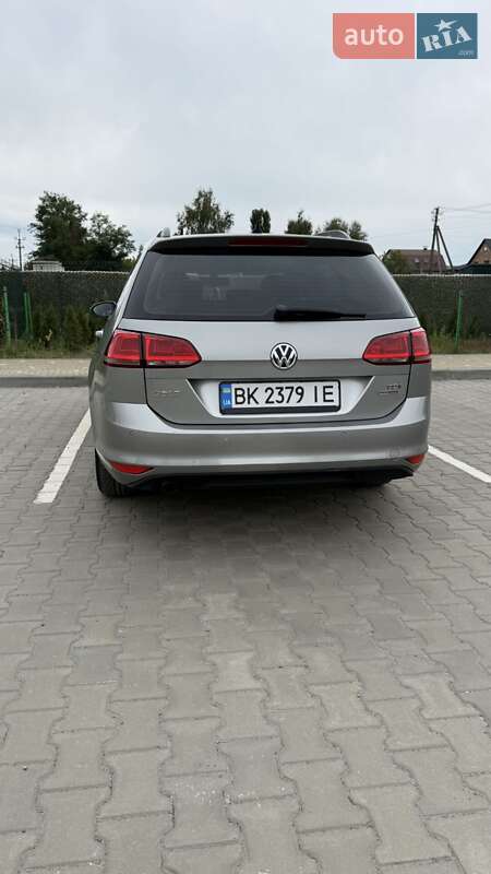 Універсал Volkswagen Golf 2014 в Вараші