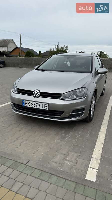 Універсал Volkswagen Golf 2014 в Вараші