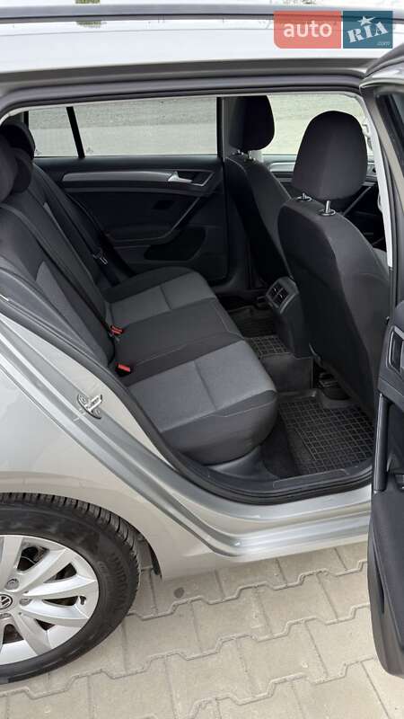 Універсал Volkswagen Golf 2014 в Вараші