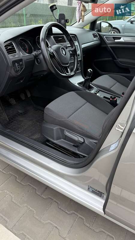 Універсал Volkswagen Golf 2014 в Вараші