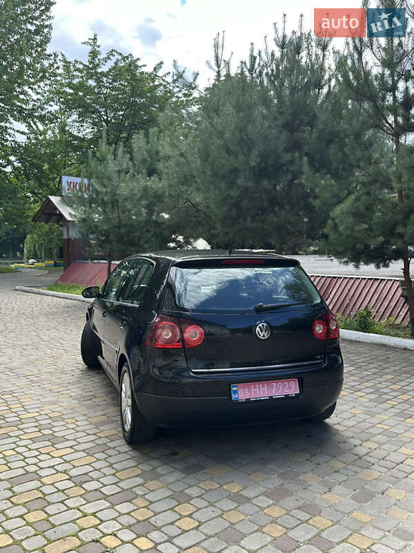 Хетчбек Volkswagen Golf 2008 в Луцьку