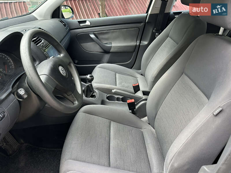 Хетчбек Volkswagen Golf 2008 в Луцьку