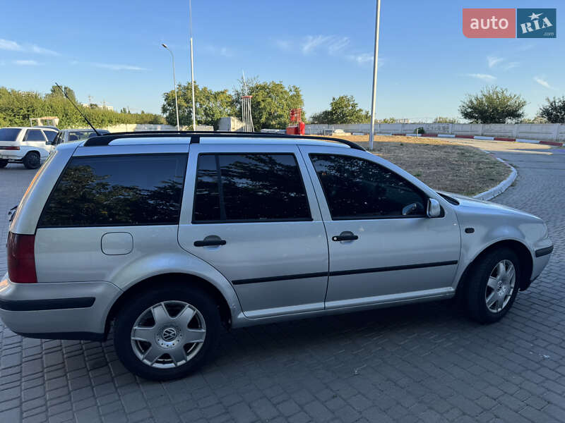 Універсал Volkswagen Golf 2003 в Одесі
