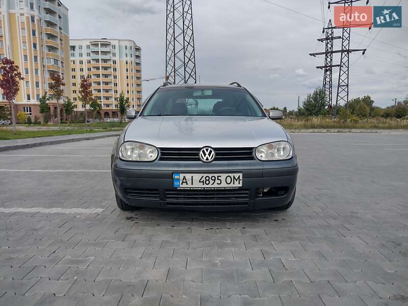 Универсал Volkswagen Golf 2002 в Буче