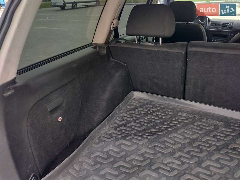 Универсал Volkswagen Golf 2002 в Буче