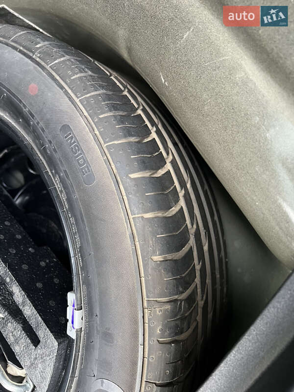 Універсал Volkswagen Golf 2012 в Золочеві