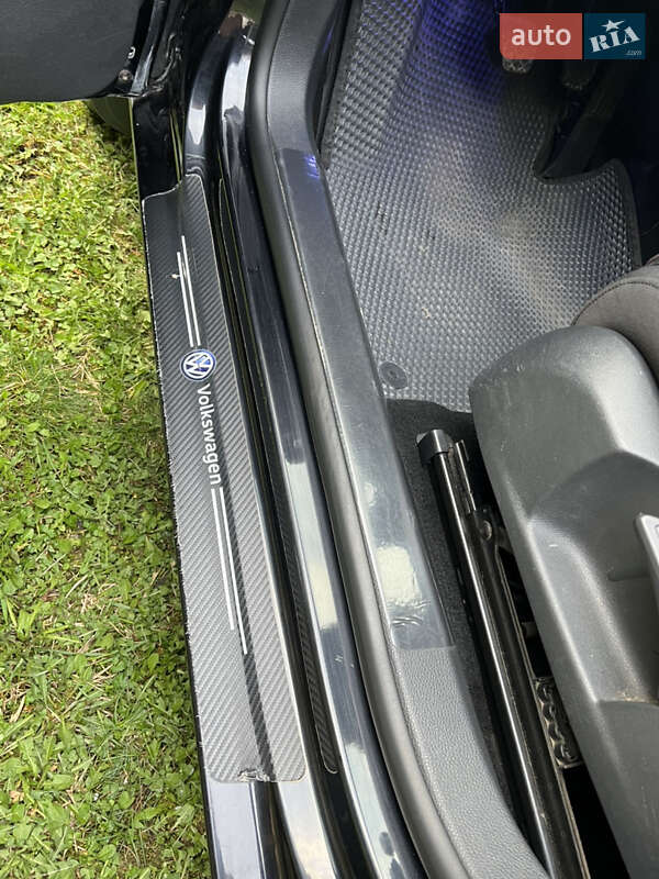 Універсал Volkswagen Golf 2012 в Золочеві