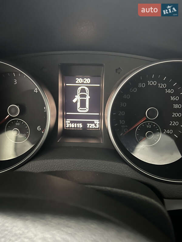 Універсал Volkswagen Golf 2012 в Золочеві