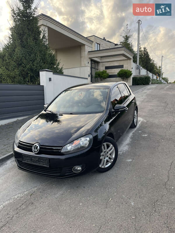 Хетчбек Volkswagen Golf 2010 в Львові