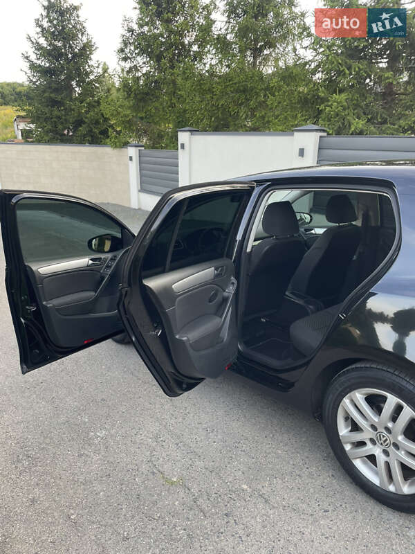 Хетчбек Volkswagen Golf 2010 в Львові