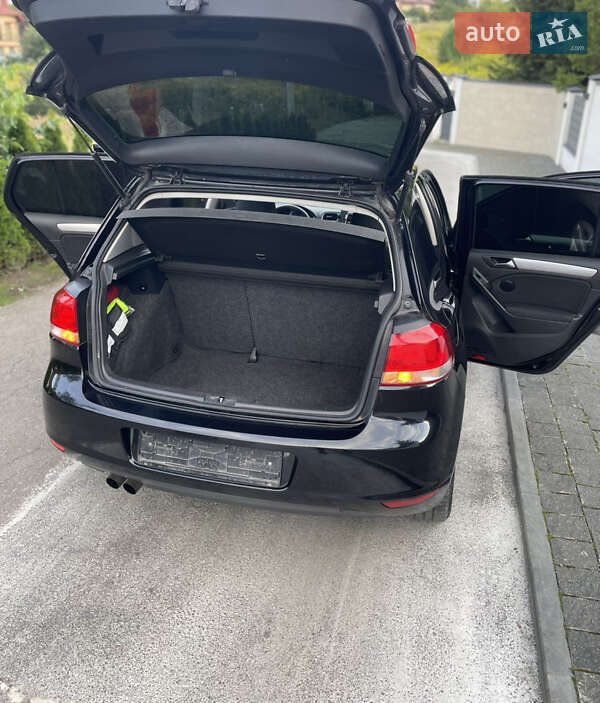 Хетчбек Volkswagen Golf 2010 в Львові