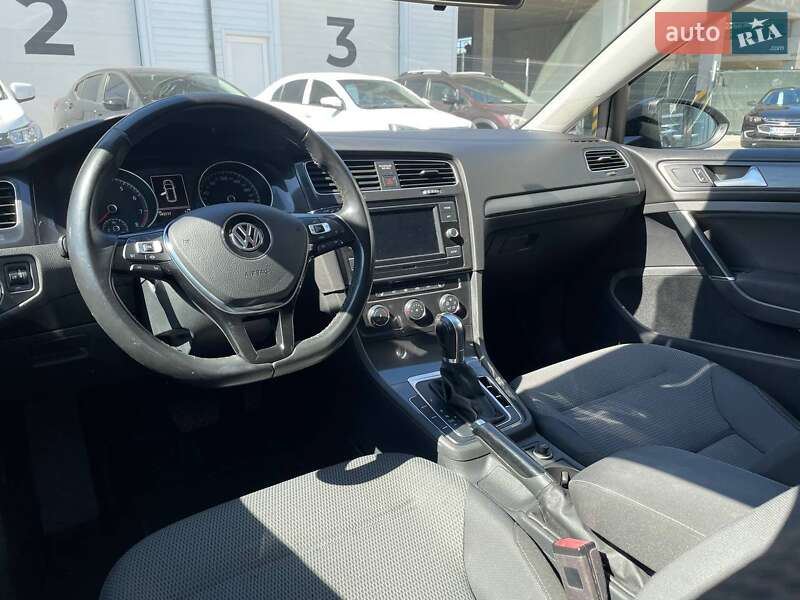 Универсал Volkswagen Golf 2019 в Одессе