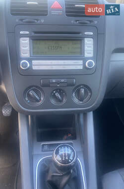 Хетчбек Volkswagen Golf 2007 в  фото 15 Хетчбек Volkswagen Golf 2007 в