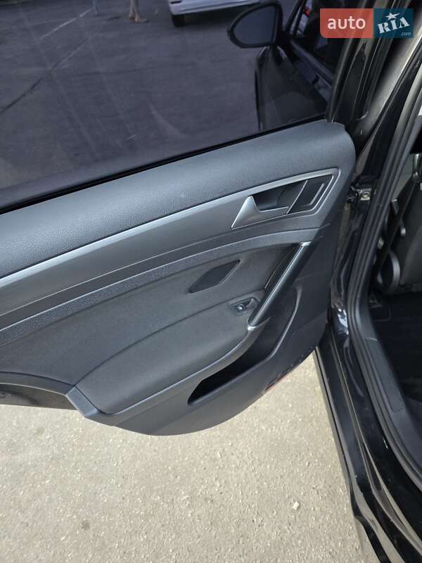 Універсал Volkswagen Golf 2019 в Запоріжжі