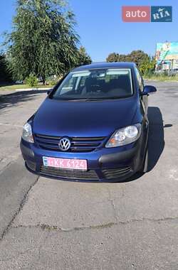 Хетчбек Volkswagen Golf 2006 в Черкасах