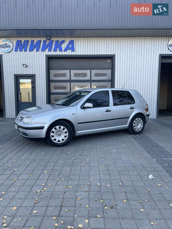 Volkswagen Golf 2000