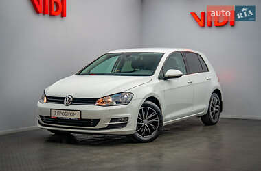 Хэтчбек Volkswagen Golf 2013 в Киеве