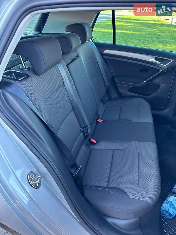 Хетчбек Volkswagen Golf 2015 в Львові