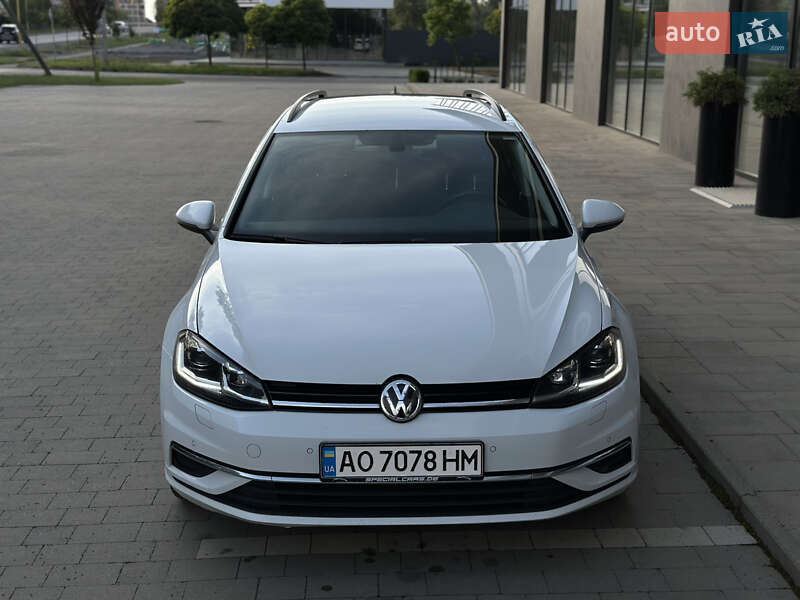 Універсал Volkswagen Golf 2017 в Ужгороді