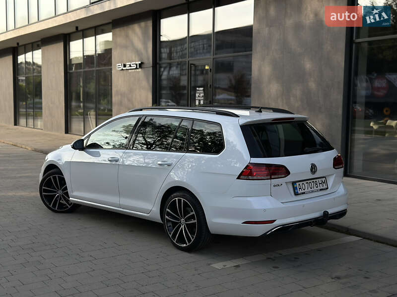 Універсал Volkswagen Golf 2017 в Ужгороді