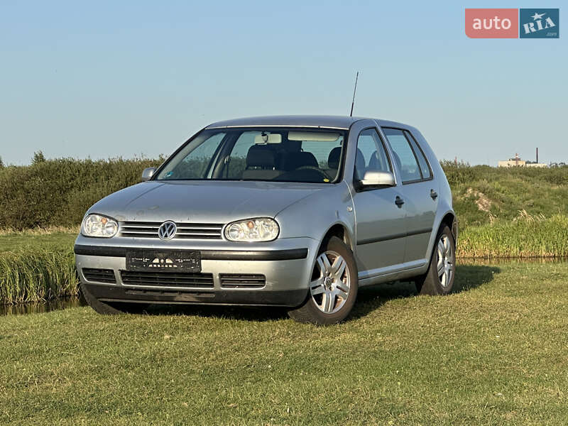 Volkswagen Golf 2003