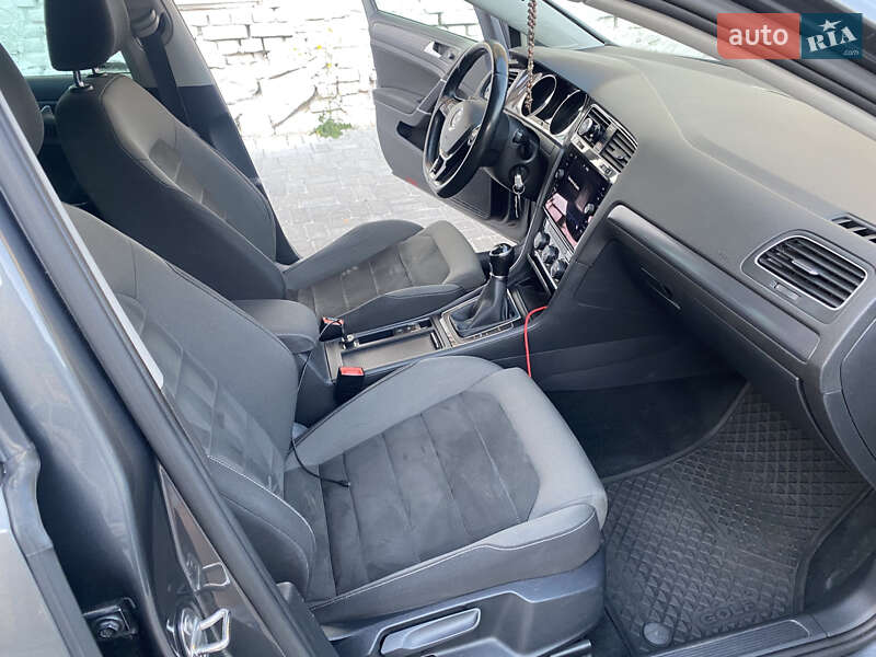 Универсал Volkswagen Golf 2017 в Львове