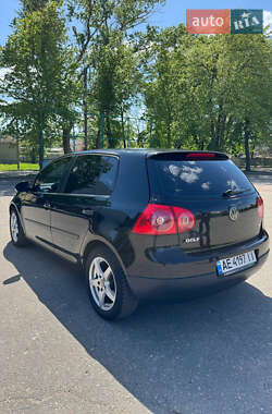 Хетчбек Volkswagen Golf 2005 в Лозовій