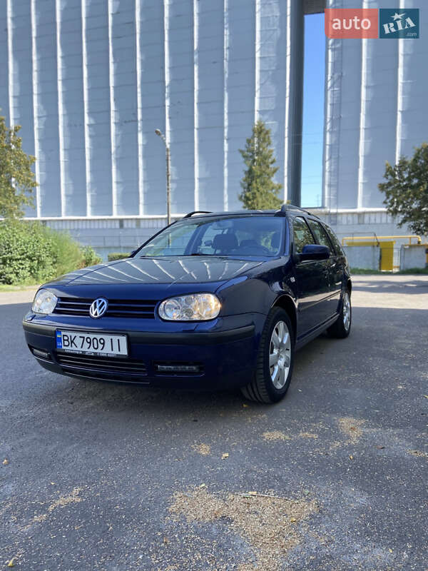 Универсал Volkswagen Golf 2001 в Радивилове