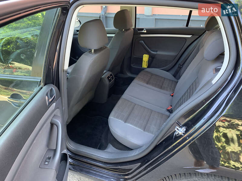 Хэтчбек Volkswagen Golf 2007 в Полтаве