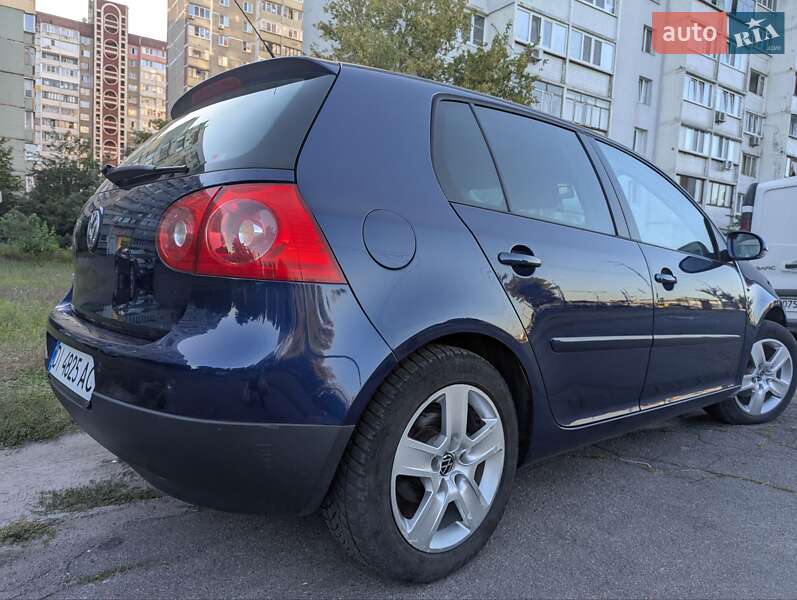 Хэтчбек Volkswagen Golf 2007 в 