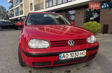 Хэтчбек Volkswagen Golf 2002 в Ужгороде
