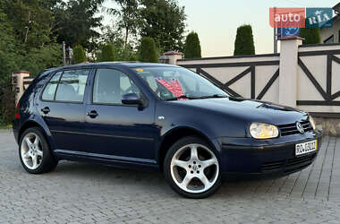 Хэтчбек Volkswagen Golf 2001 в Черновцах