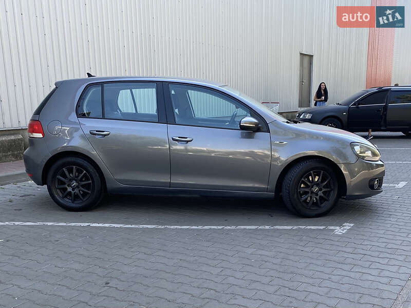 Хетчбек Volkswagen Golf 2010 в Одесі