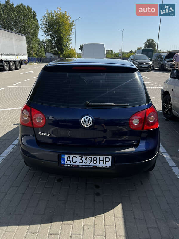 Хетчбек Volkswagen Golf 2005 в Ковелі
