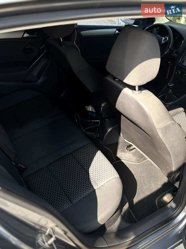 Хетчбек Volkswagen Golf 2008 в Стрию