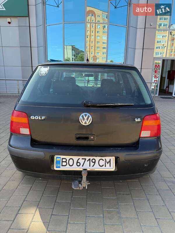 Хетчбек Volkswagen Golf 2002 в Великій Березовиці