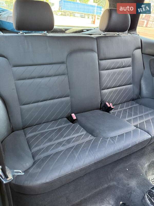 Хетчбек Volkswagen Golf 2002 в Великій Березовиці