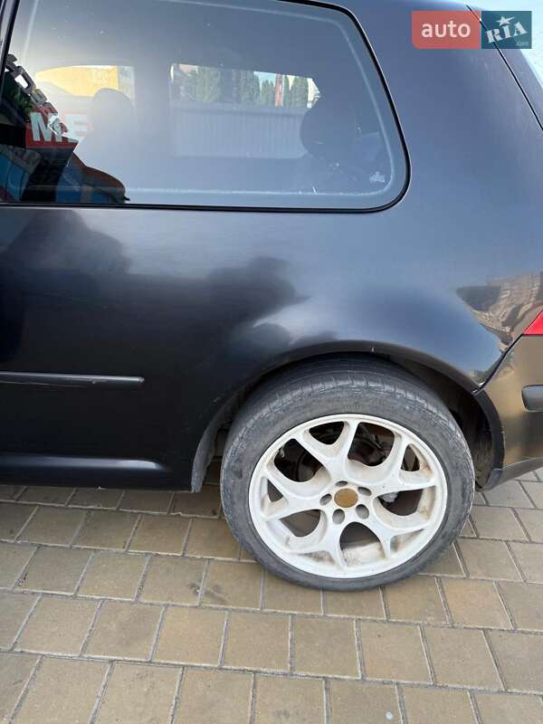 Хетчбек Volkswagen Golf 2002 в Великій Березовиці