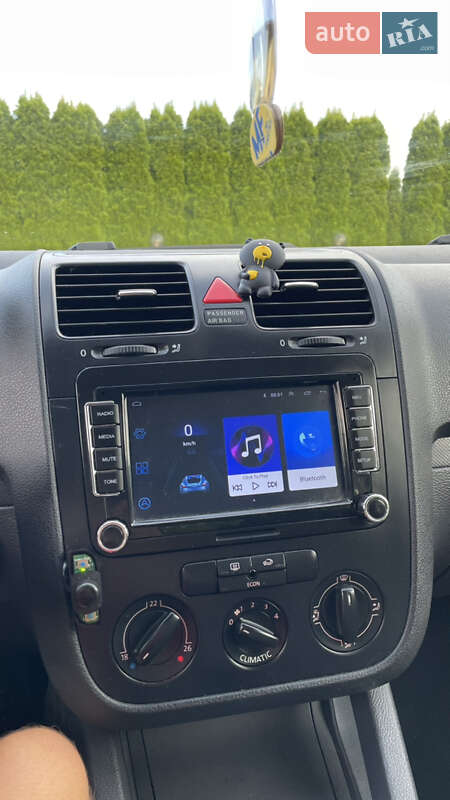 Хетчбек Volkswagen Golf 2006 в Дунаївцях