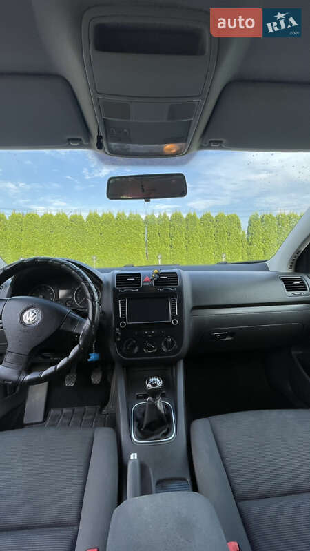 Хетчбек Volkswagen Golf 2006 в Дунаївцях