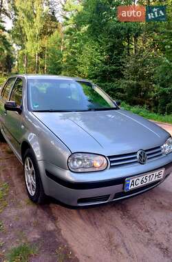 Хэтчбек Volkswagen Golf 2003 в Тростянце