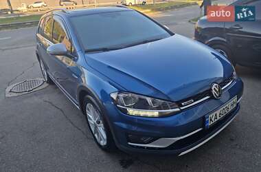 Універсал Volkswagen Golf 2019 в Києві