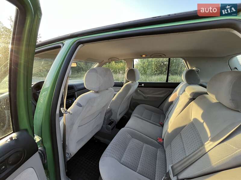 Універсал Volkswagen Golf 1998 в Звягелі