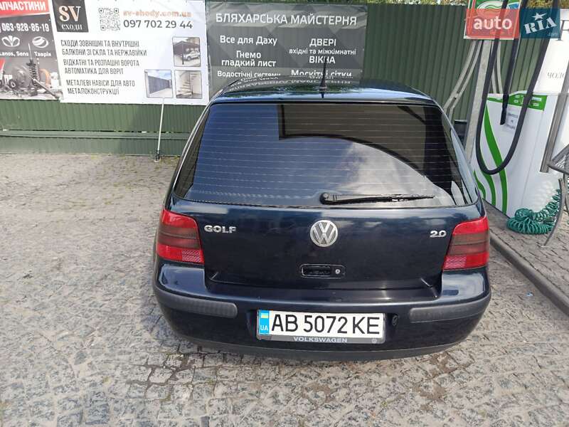 Хэтчбек Volkswagen Golf 2001 в Золочеве