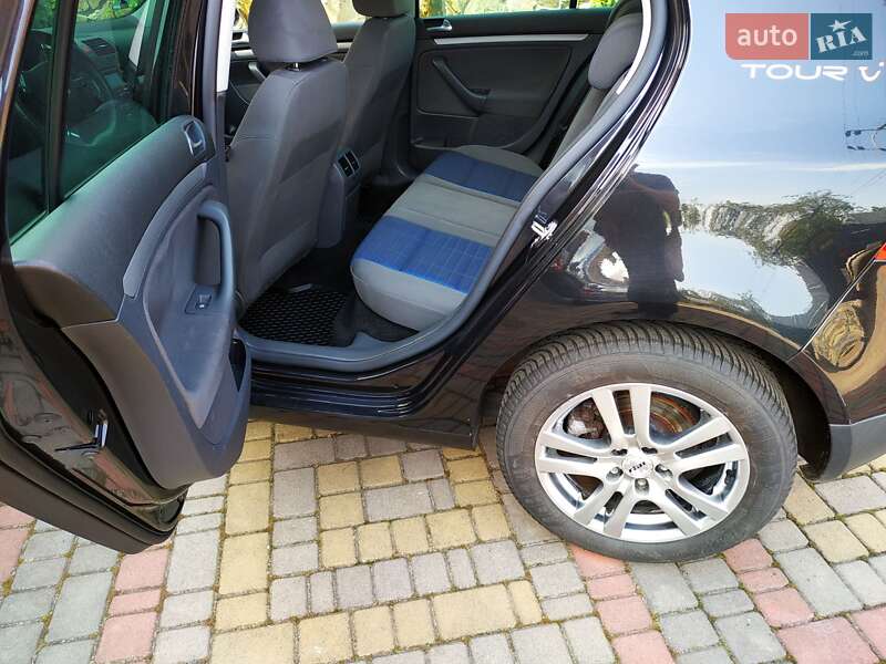 Хэтчбек Volkswagen Golf 2007 в Луцке