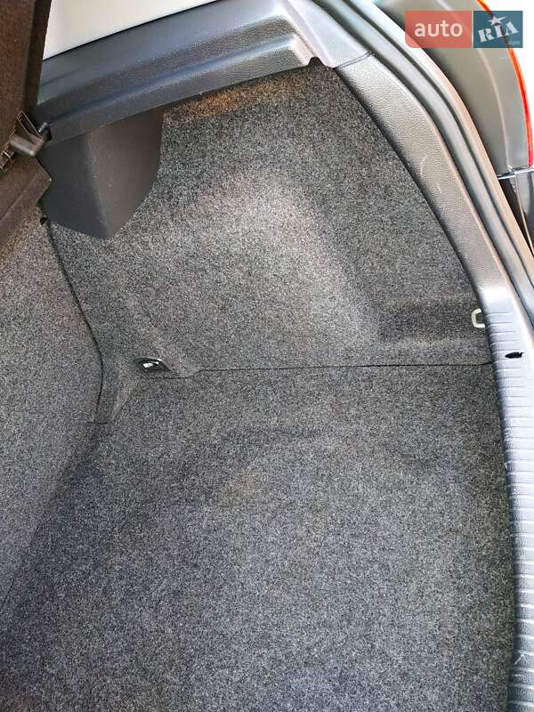 Хэтчбек Volkswagen Golf 2007 в Луцке