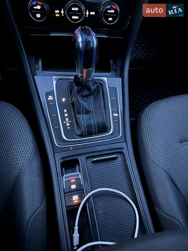 Хетчбек Volkswagen Golf 2017 в Вінниці