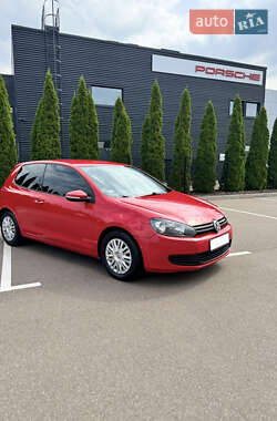 Хэтчбек Volkswagen Golf 2010 в Киеве
