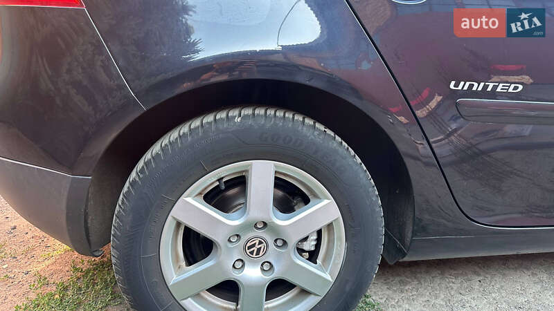 Хетчбек Volkswagen Golf 2008 в Полтаві